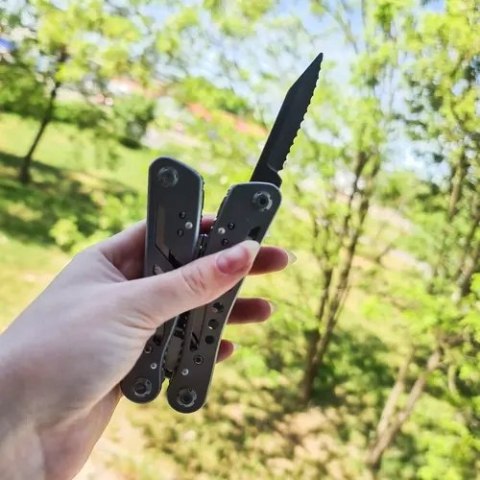 Multitool Survivalovy Narzędzie 13w1 + 11 x Bity