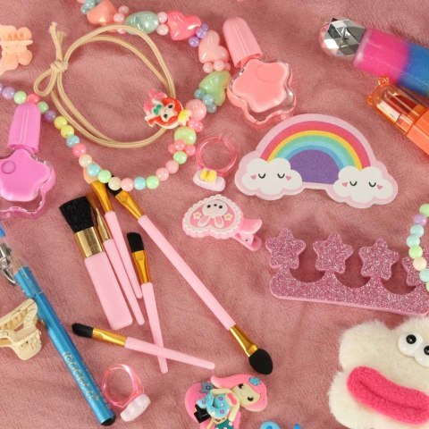 Kuferek Zestaw Kosmetyków do Makijażu i Paznokci Makeup Cienie Lakiery Kuferek Zestaw Kosmetyków do Makijażu i Paznokci Makeup Cienie Lakiery