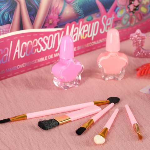 Kuferek Zestaw Kosmetyków do Makijażu i Paznokci Makeup Cienie Lakiery Kuferek Zestaw Kosmetyków do Makijażu i Paznokci Makeup Cienie Lakiery