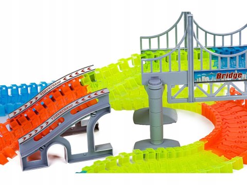 TOR SAMOCHODOWY ŚWIECĄCY 360el. GLOW TRACKS AUTO 450cm WYŚCIGOWY SKŁADANY