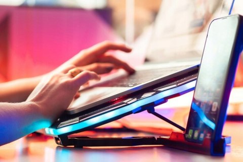 PODSTAWKA PODKŁADKA CHŁODZĄCA REGULOWANA 9-17'' LED RGB 2x USB POD LAPTOPA